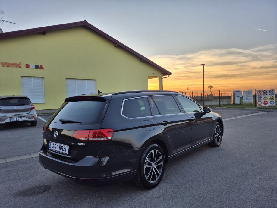 VW Passat 2,0 TDI DSG Reg:6/27,alu17,F1,navigacija, park senzori,mf., fotografija 6