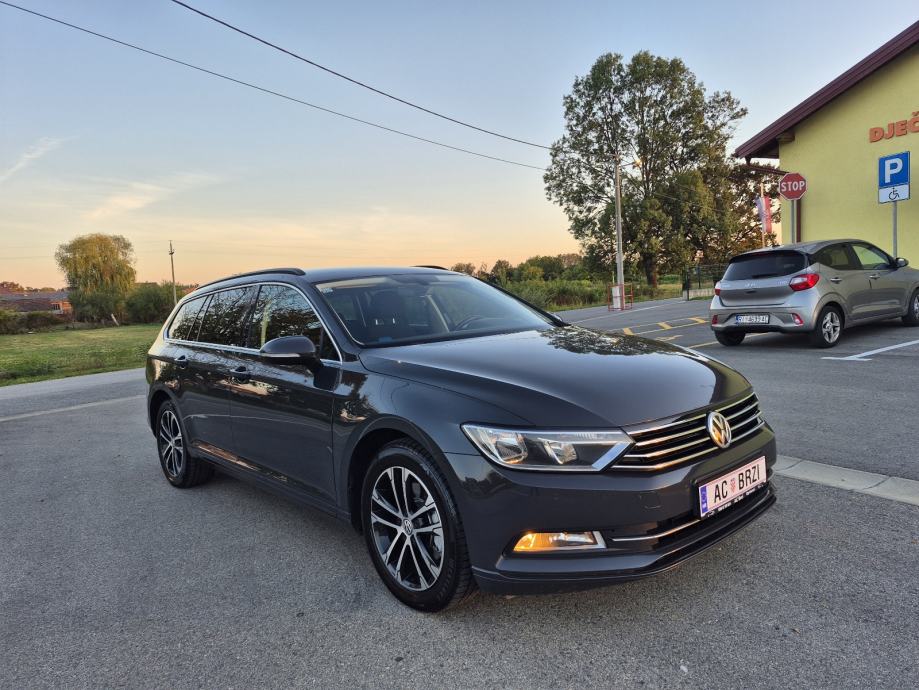 VW Passat 2,0 TDI DSG Reg:6/27,alu17,F1,navigacija, park senzori,mf., fotografija 9