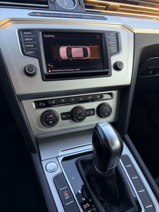 VW Passat 2.0 TDI DSG *Veliki servis*, fotografija 10