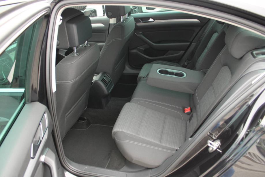VW Passat 2.0 TDi DSG *VIRTUAL, LED, NAVIGACIJA*, fotografija 12