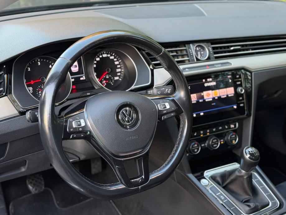 VW Passat 2,0 TDI, Highline, Matrix, Alu, ACC, HR Auto, fotografija 12