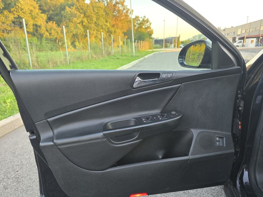 VW PASSAT 2.0 TDI HIGHLINE * UREDNO STANJE * REG.DO 6.MJ. * 2700€ *, fotografija 20