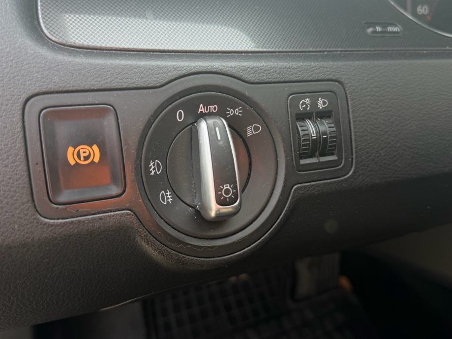 VW Passat 2,0 TDI /Kamera/Bluetooth Odlican, fotografija 8