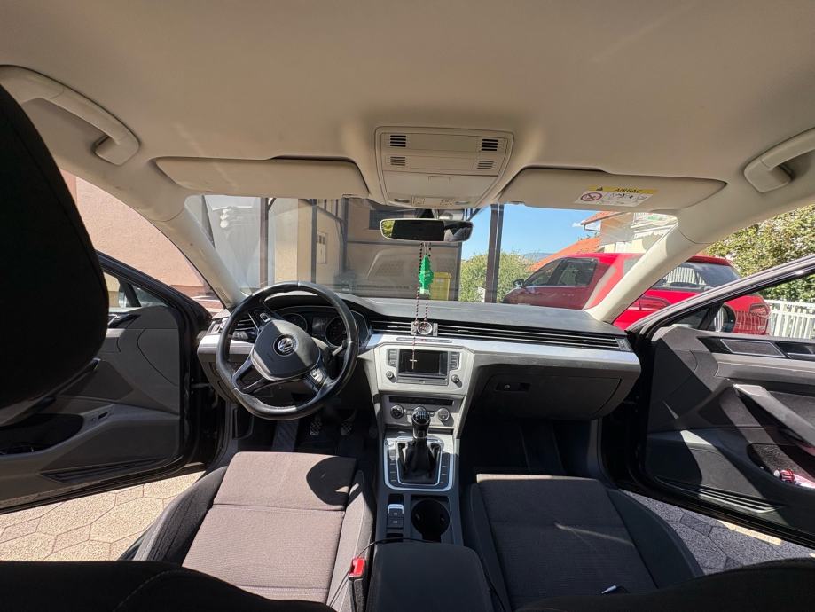 VW Passat 2,0 TDI Hrvatsko vozilo Puna servisna povijest, fotografija 9