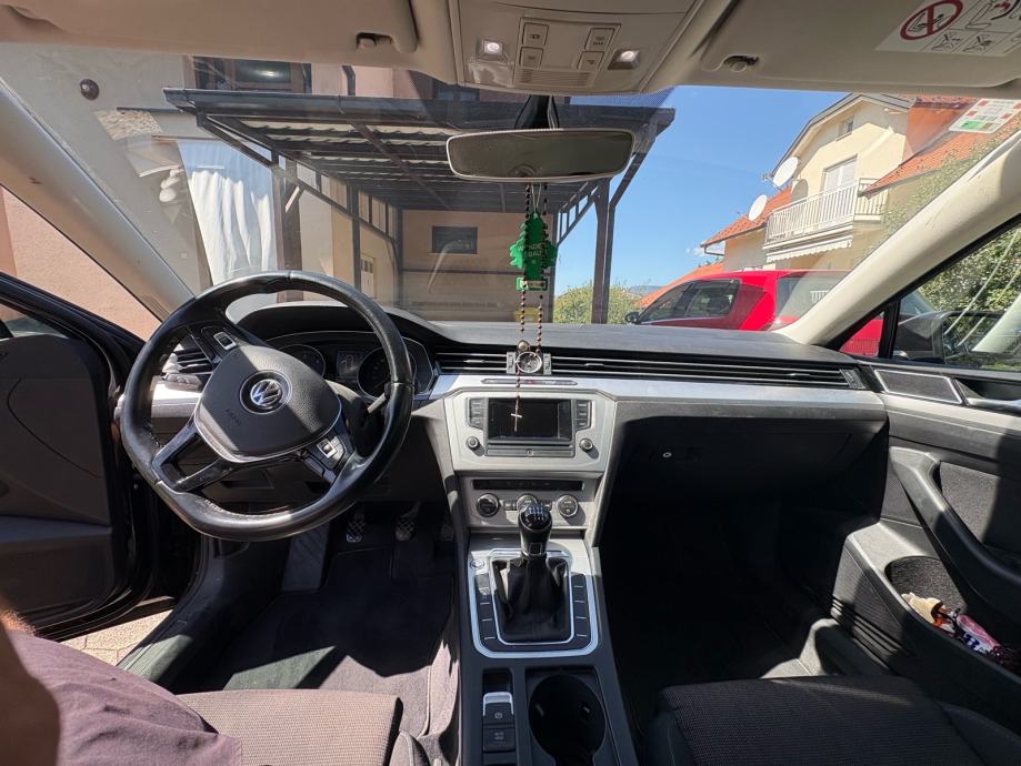 VW Passat 2,0 TDI Hrvatsko vozilo Puna servisna povijest, fotografija 10