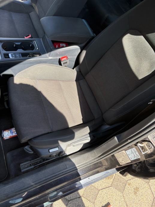 VW Passat 2,0 TDI Hrvatsko vozilo Puna servisna povijest, fotografija 11