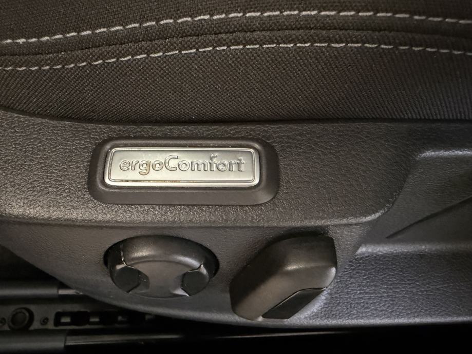 VW Passat 2,0 TDI STYLE DSG, LED,AMBI,KAMERA,LANE ASISST,JAMSTVO 24!, fotografija 15