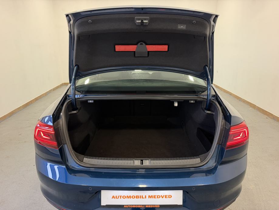 VW Passat 2,0 TDI STYLE DSG, LED,AMBI,KAMERA,LANE ASISST,JAMSTVO 24!, fotografija 11