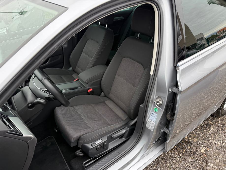 VW Passat 2.0TDI DSG °NAVIGACIJA°KAMERA°MASAŽA°LED SVJETLA°REG:9/2027°, fotografija 20
