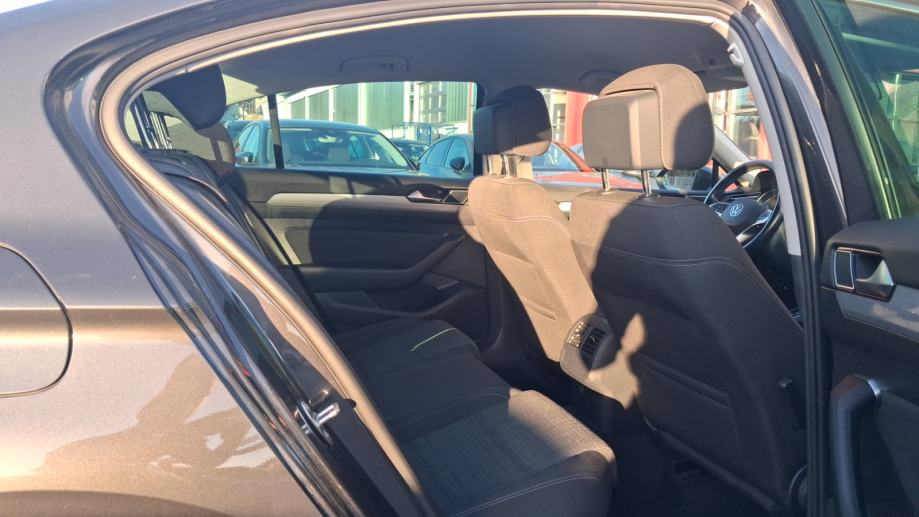 VW PASSAT 2022 • PREMIUM jamstvo • AutoZubak Rabljena, fotografija 10