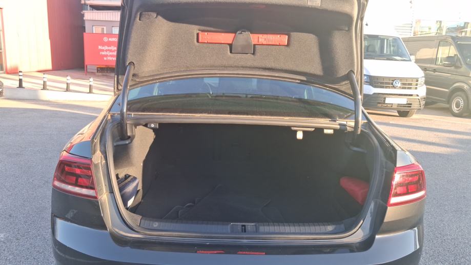 VW PASSAT 2022 • PREMIUM jamstvo • AutoZubak Rabljena, fotografija 12