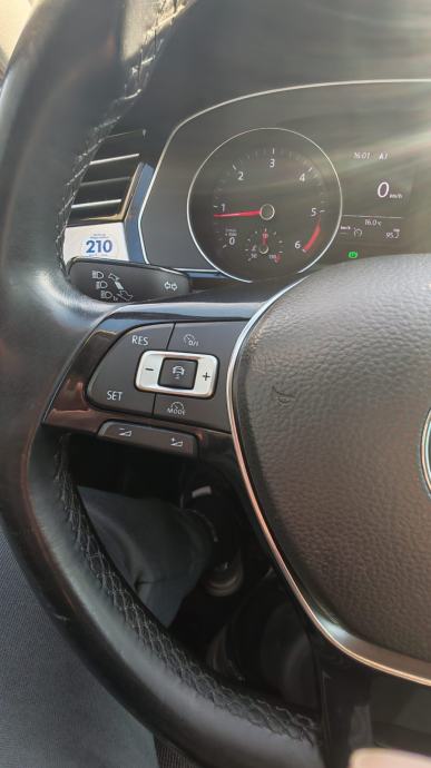 VW Passat B8 2.0 TDI – ACC – FULL LED – SERVISNA – ELEK. GEPEK – KUKA, fotografija 8