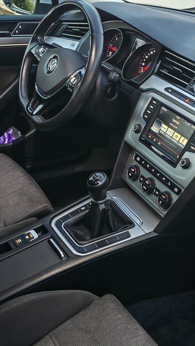 VW Passat B8 2.0 TDI – ACC – FULL LED – SERVISNA – ELEK. GEPEK – KUKA, fotografija 6