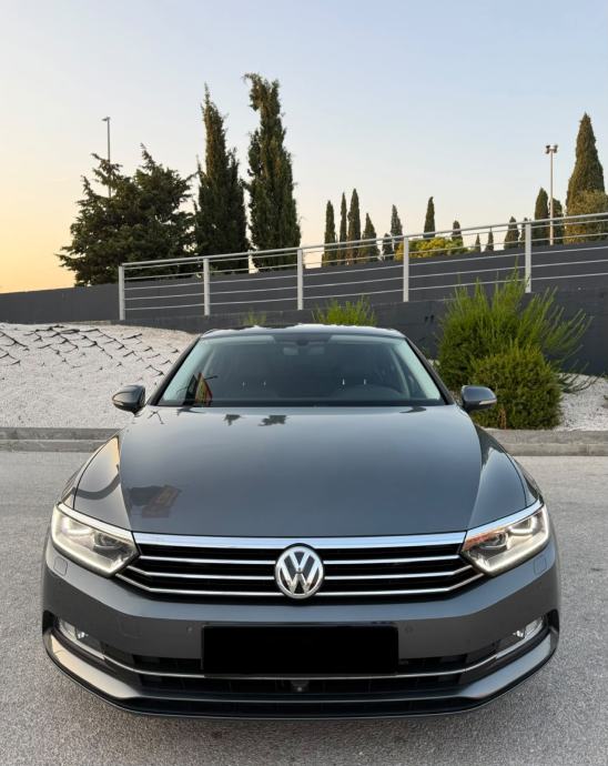 VW Passat B8 HIGHLINE~AUTOMATIK~VIRTUAL~MATRIX~KOŽA~ACC RADAR, fotografija 3