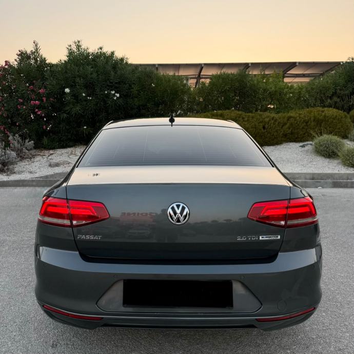 VW Passat B8 HIGHLINE~AUTOMATIK~VIRTUAL~MATRIX~KOŽA~ACC RADAR, fotografija 6