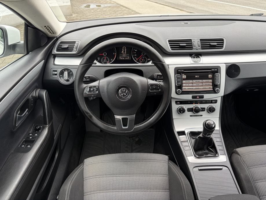VW PASSAT CC 2,0 TDI •• KAO NOVI, FULL OPREMA, XENON / BIXENON ••, fotografija 19
