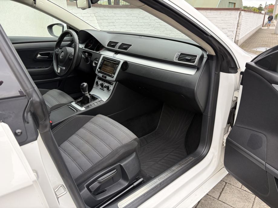 VW PASSAT CC 2,0 TDI •• KAO NOVI, FULL OPREMA, XENON / BIXENON ••, fotografija 17