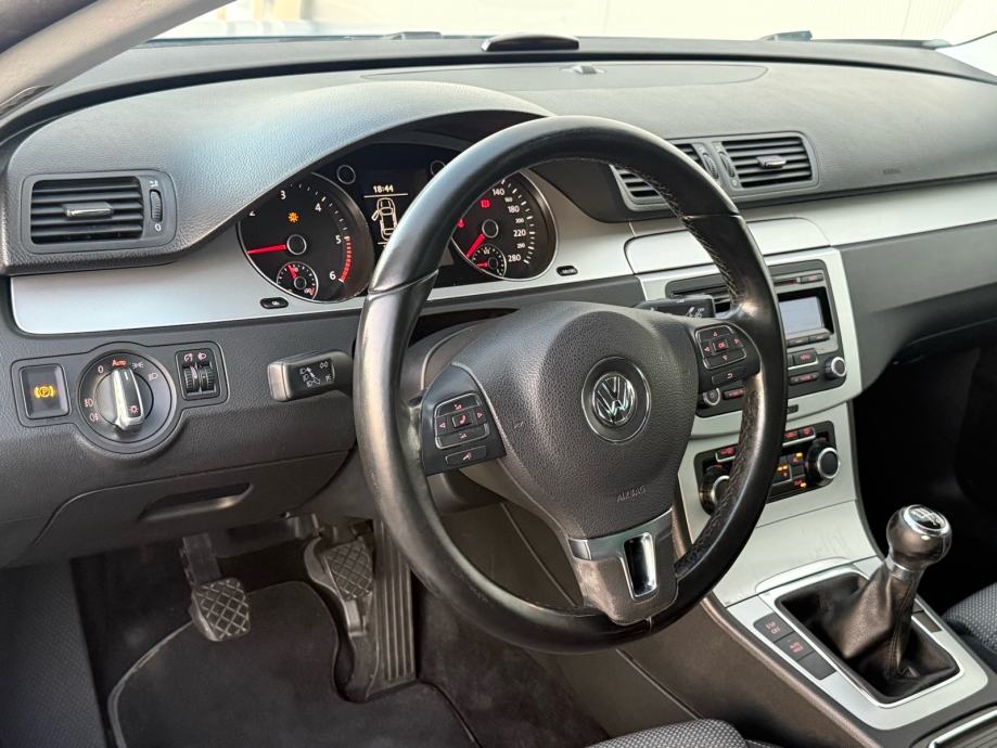 VW PASSAT CC 2.0TDI-HR AUTO-REGA 5/27-MF VOLAN-17ZOLL ALUFELGE, fotografija 9