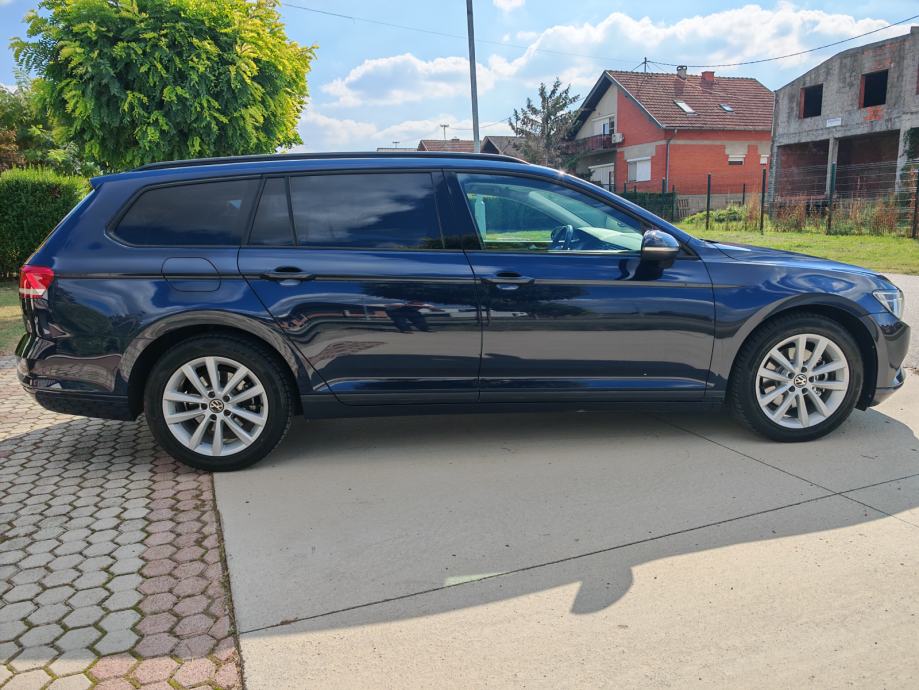 VW Passat karavan 1.6 TDI 6 brzina *VELIKI SERVIS*GRIJANA SJEDALA*, fotografija 5