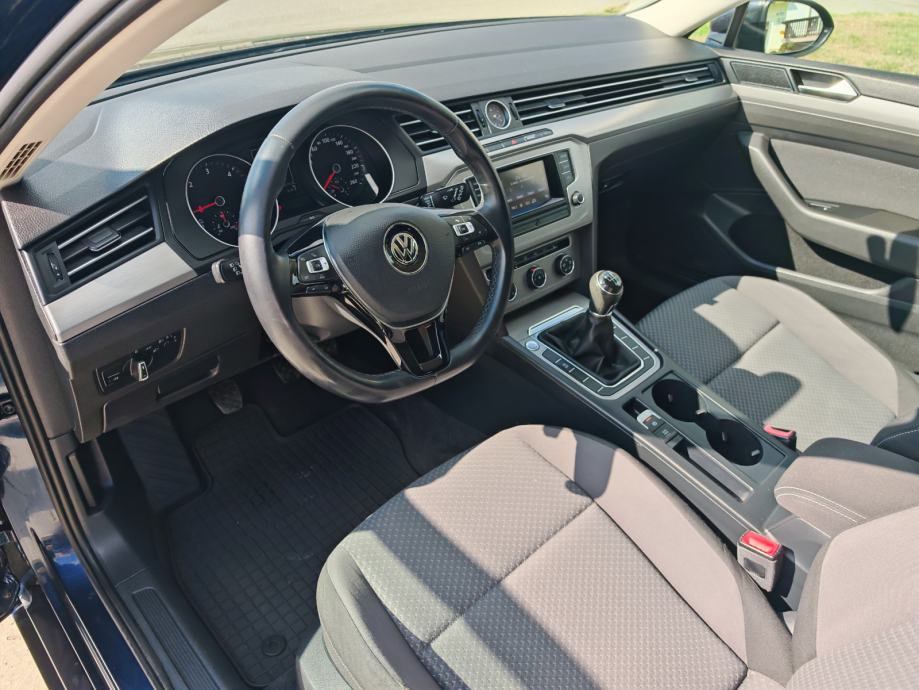 VW Passat karavan 1.6 TDI 6 brzina *VELIKI SERVIS*GRIJANA SJEDALA*, fotografija 10