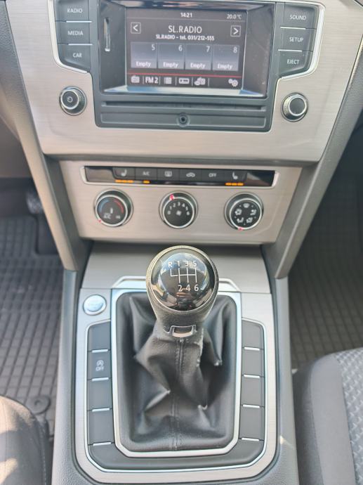 VW Passat karavan 1.6 TDI 6 brzina *VELIKI SERVIS*GRIJANA SJEDALA*, fotografija 12