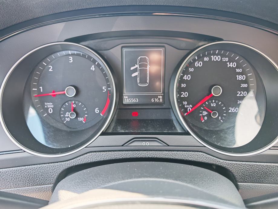 VW Passat karavan 1.6 TDI 6 brzina *VELIKI SERVIS*GRIJANA SJEDALA*, fotografija 13