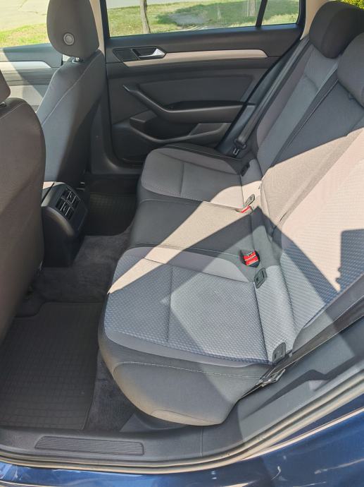 VW Passat karavan 1.6 TDI 6 brzina *VELIKI SERVIS*GRIJANA SJEDALA*, fotografija 15