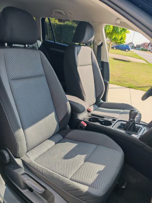 VW Passat karavan 1.6 TDI 6 brzina *VELIKI SERVIS*GRIJANA SJEDALA*, fotografija 18