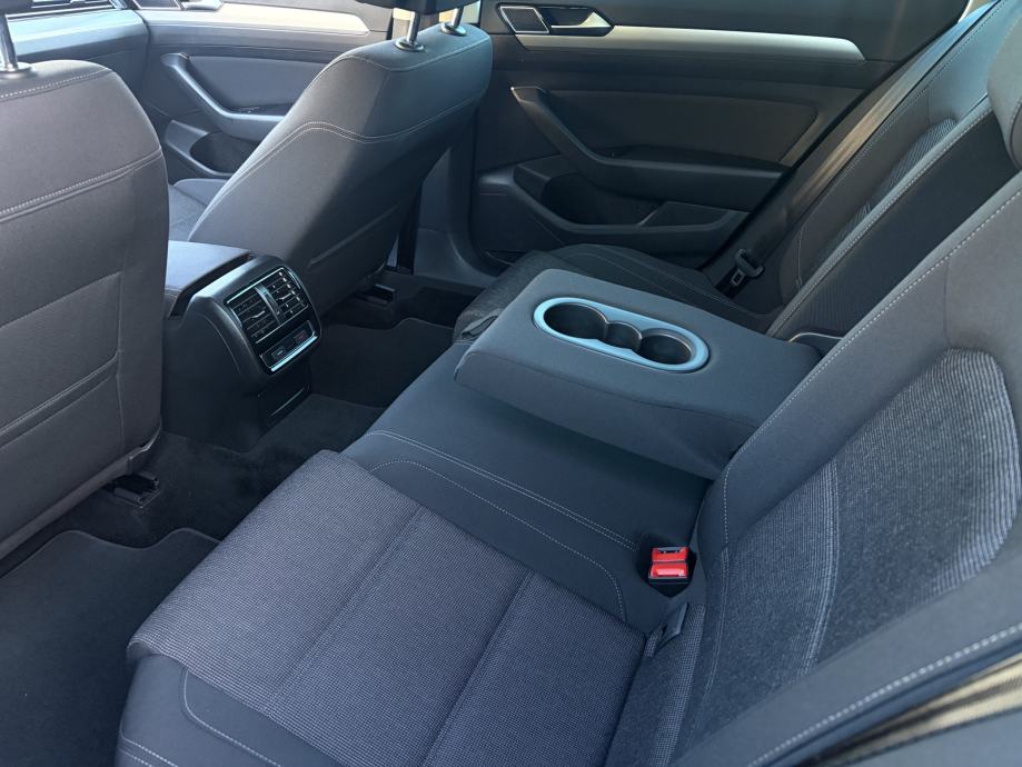 VW Passat Var. 2,0 TDI *Automatik--Veliki servis--Top stanje--Jamstvo*, fotografija 19