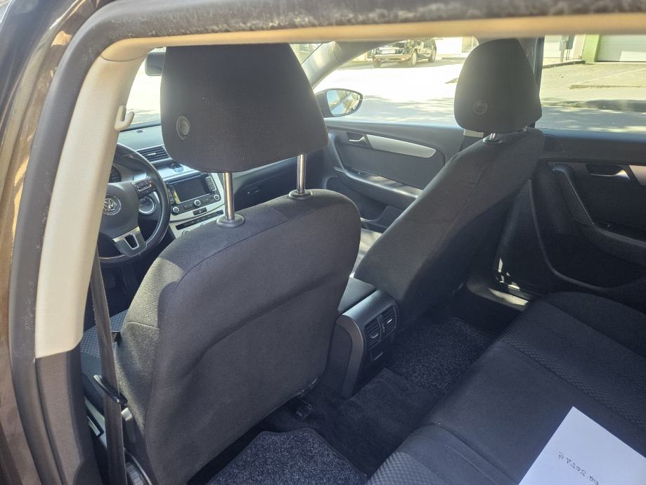 VW Passat Variant 1,6 TDI BMT REG 04.09.2027.LED NAVIG.PARK SENZ KAME, fotografija 20