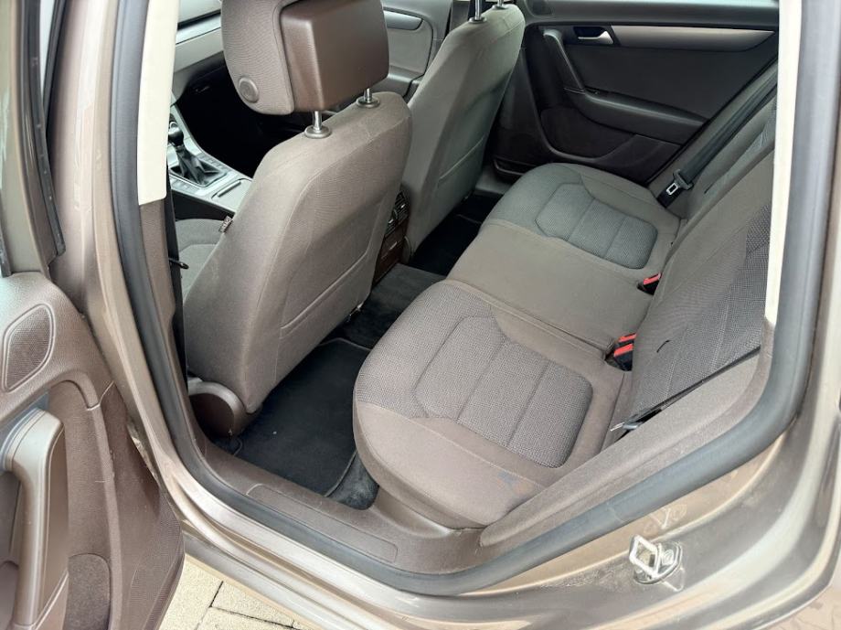 VW Passat Variant 1,6 TDI BMT, fotografija 9