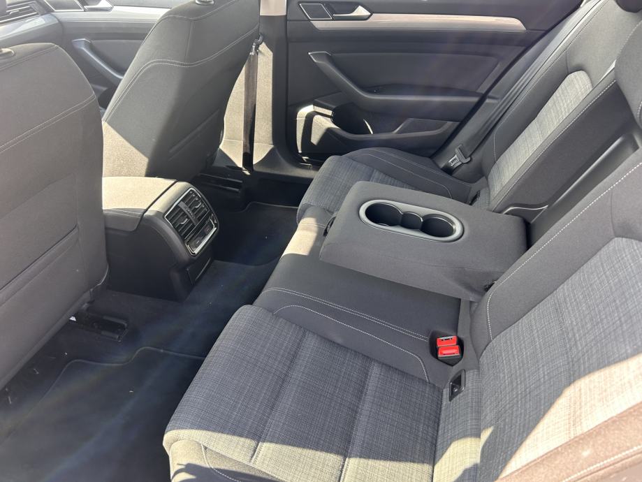 VW Passat Variant 1,6 TDI DSG, fotografija 14