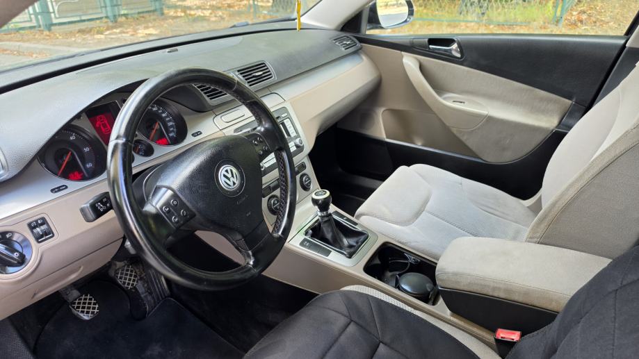 VW Passat Variant 1,9 TDI ----HITNO --- POVOLJNO --- ODLIČAN, fotografija 3
