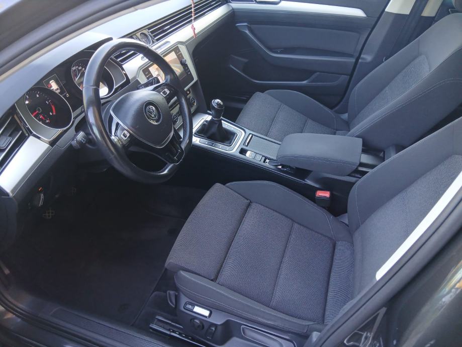 VW Passat Variant 2,0 TDI 2017g., fotografija 11