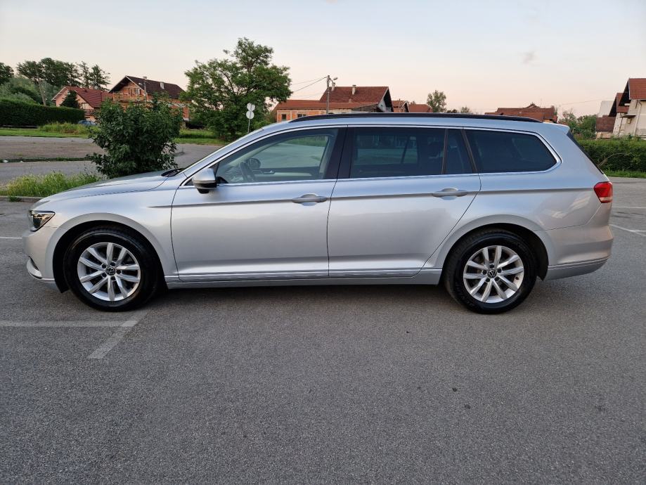 VW Passat Variant 2,0 TDI automatik - KOMFORTLINE-NAVI-F1-ACC-PDC..., fotografija 4