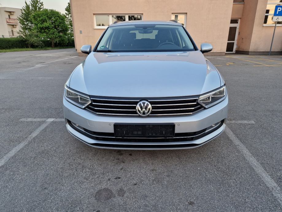VW Passat Variant 2,0 TDI automatik - KOMFORTLINE-NAVI-F1-ACC-PDC..., fotografija 2