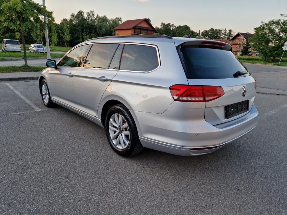VW Passat Variant 2,0 TDI automatik - KOMFORTLINE-NAVI-F1-ACC-PDC..., fotografija 5