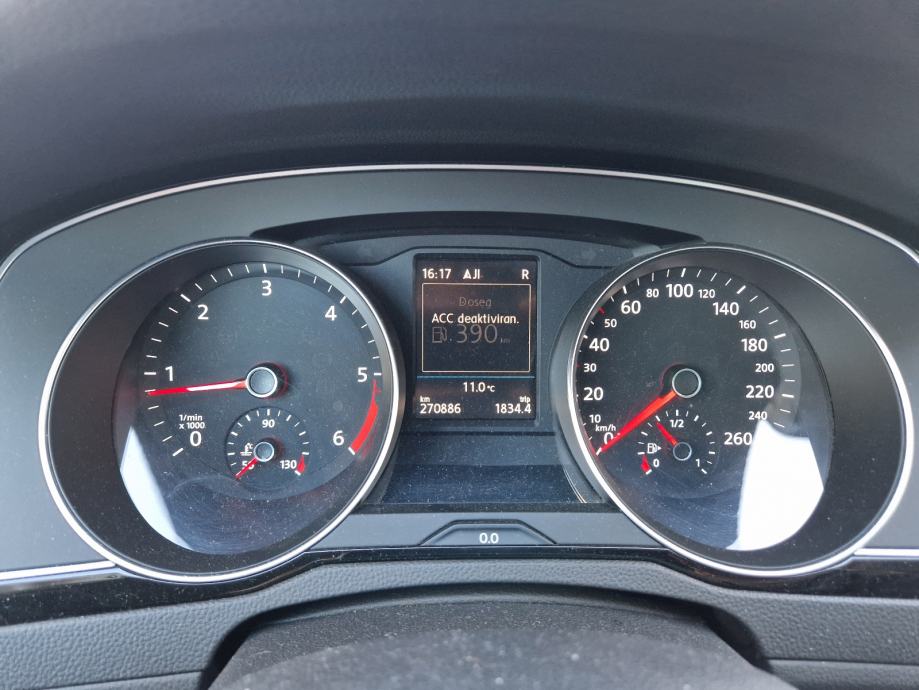 VW Passat Variant 2,0 TDI automatik - KOMFORTLINE-NAVI-F1-ACC-PDC..., fotografija 12