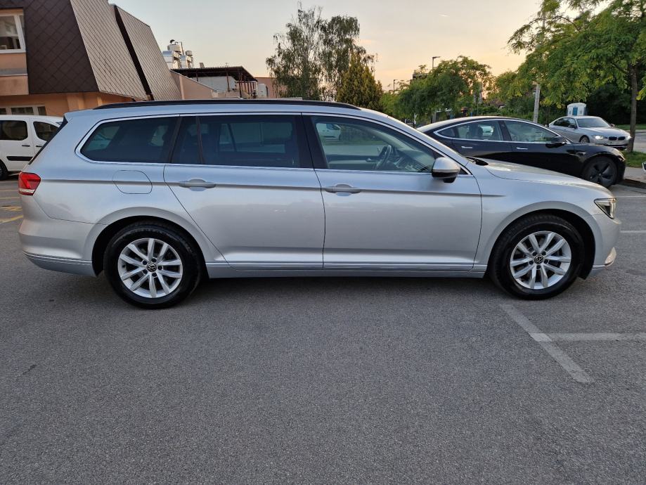VW Passat Variant 2,0 TDI automatik - KOMFORTLINE-NAVI-F1-ACC-PDC..., fotografija 6