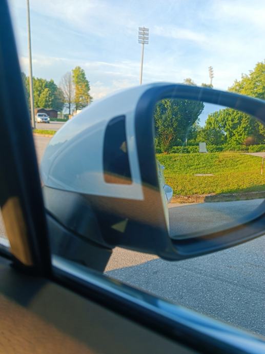 VW Passat Variant 2,0 TDI automatik, fotografija 6