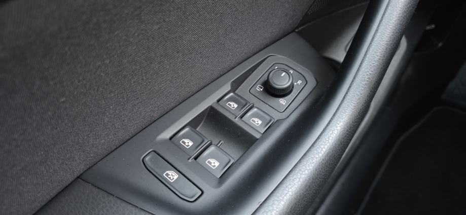 VW Passat Variant 2,0 TDI, F1 AUT, FULL LED, NAVI, ACC, KAM, JAMSTVO.., fotografija 10