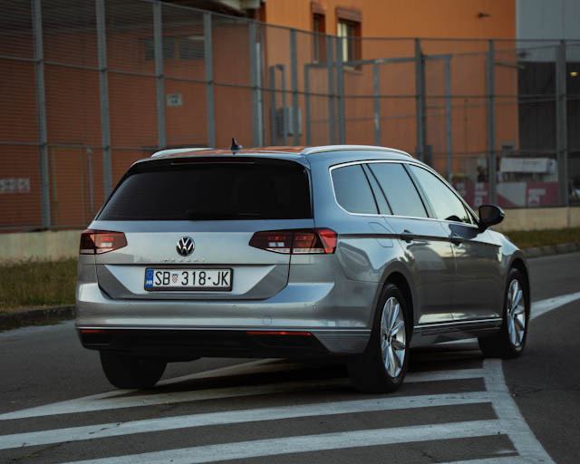 VW Passat Variant 2,0 TDI automatik, fotografija 9