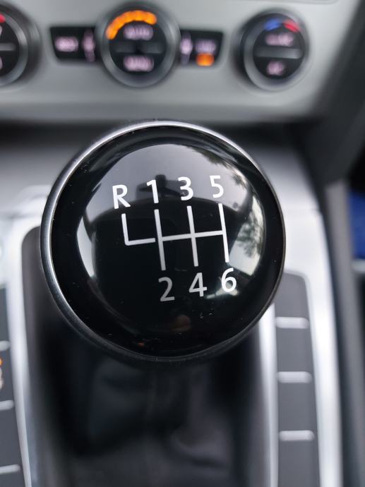 VW Passat Variant 2,0 TDI TOP STANJE, fotografija 12