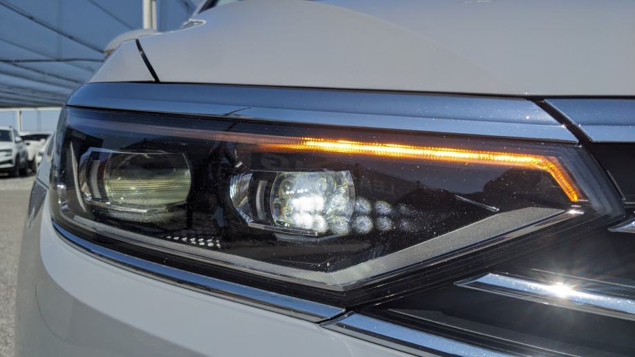 VW PASSAT VARIANT 2.0 TDI DSG ELEGANCE, fotografija 2