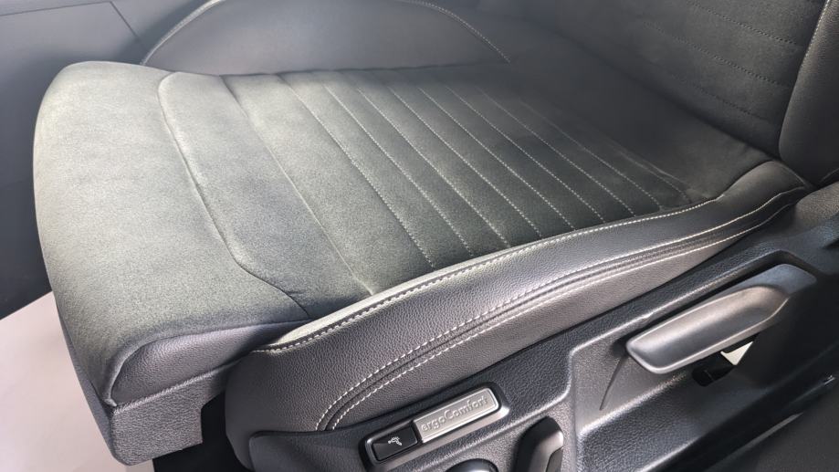 VW PASSAT VARIANT 2.0 TDI DSG ELEGANCE, fotografija 13