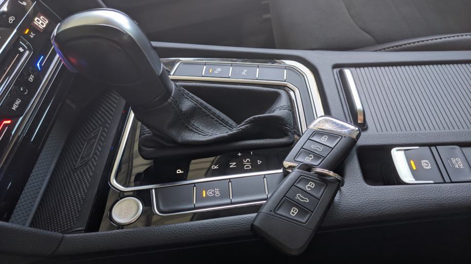 VW PASSAT VARIANT 2.0 TDI DSG ELEGANCE, fotografija 15