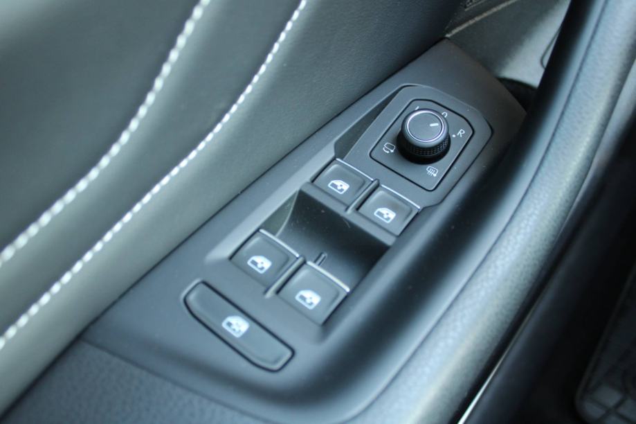 VW passat Variant 2.0 TDi DSG R-Line *LED, NAVIGACIJA, KAMERA* - nije, fotografija 14