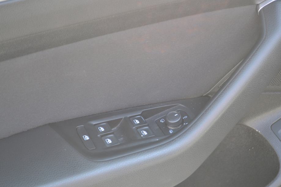 VW Passat Variant 2,0 TDI DSG ** rata 280€ ** BEZ UČEŠĆA ** servisna, fotografija 8