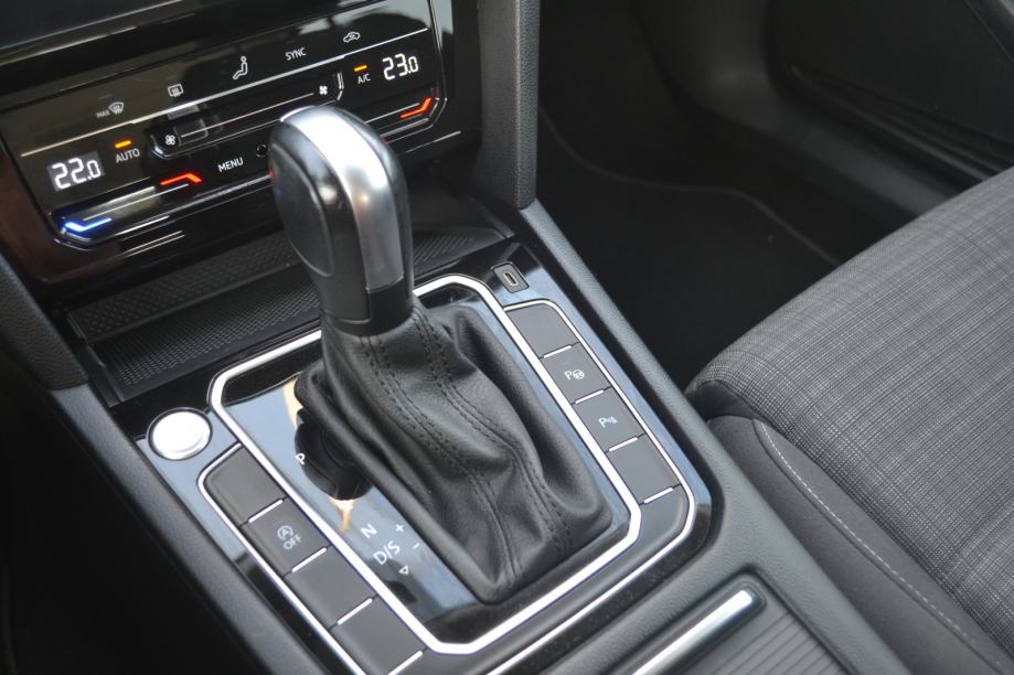 VW Passat Variant 2,0 TDI DSG ** rata 280€ ** BEZ UČEŠĆA ** servisna, fotografija 16