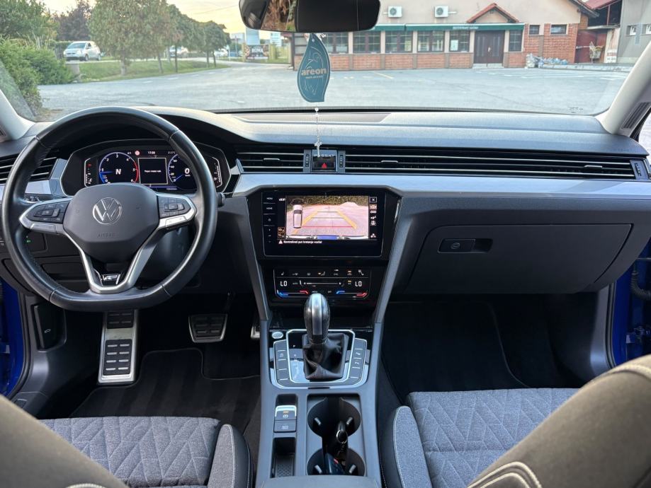 VW Passat Variant 2.0TDI DSG R-Line,IQ.Light,Discover Pro,Kamera,reg, fotografija 12